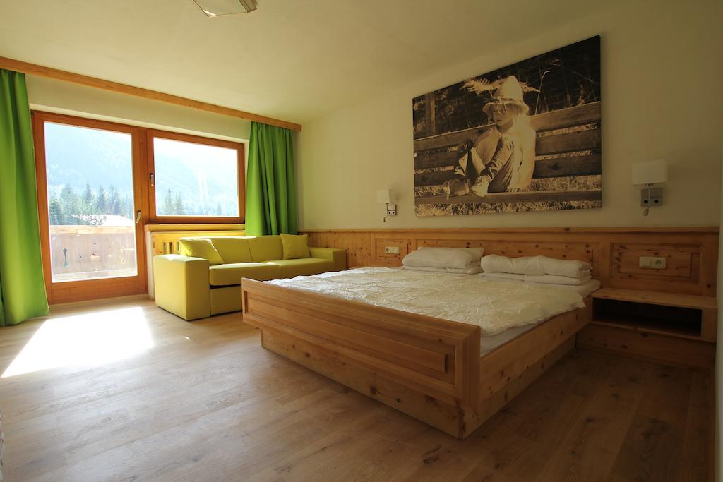 Hotel Family Alm Tirol Biberwier Zimmer foto